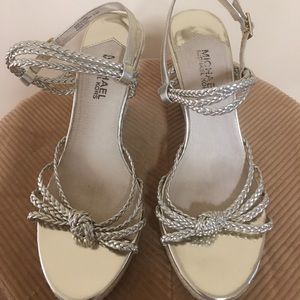 🎁 Michael Kors Palm Beach Silver Wedge Sandal